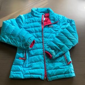 Youth Medium down Pategonia coat.